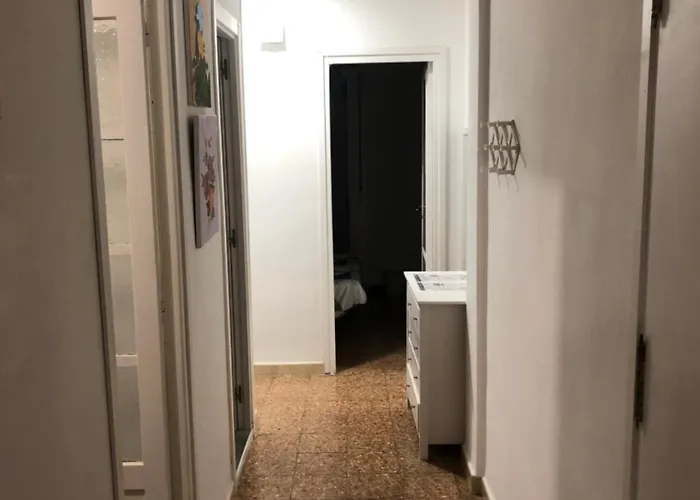 Habitación en casa particular Dos Puerto En Piso Compartido Valencia