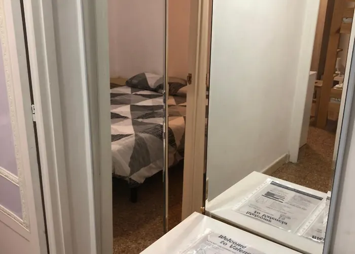 Dos Puerto En Piso Compartido Habitación en casa particular Valencia
