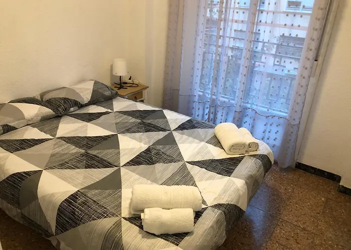 Habitación en casa particular Dos Puerto En Piso Compartido Valencia