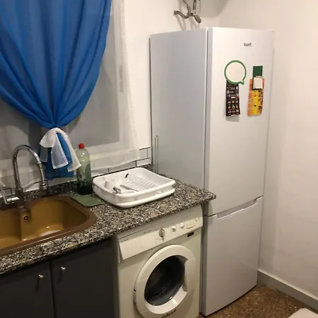Alojamiento Puerto De Dos Dormitorios, Cocina Y Bano