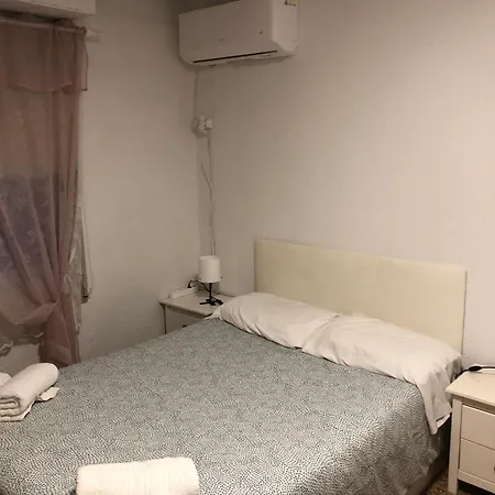Alojamiento Puerto De Dos Dormitorios, Cocina Y Bano