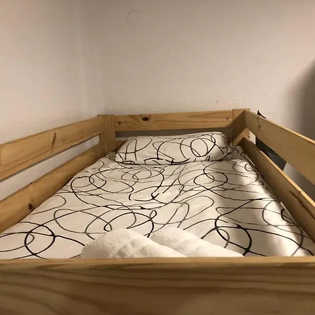 Alojamiento Puerto De Dos Dormitorios, Cocina Y Bano Valencia